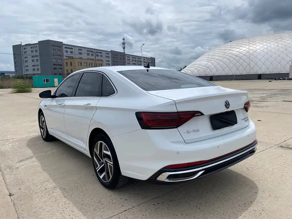 Volkswagen Sagitar 2022