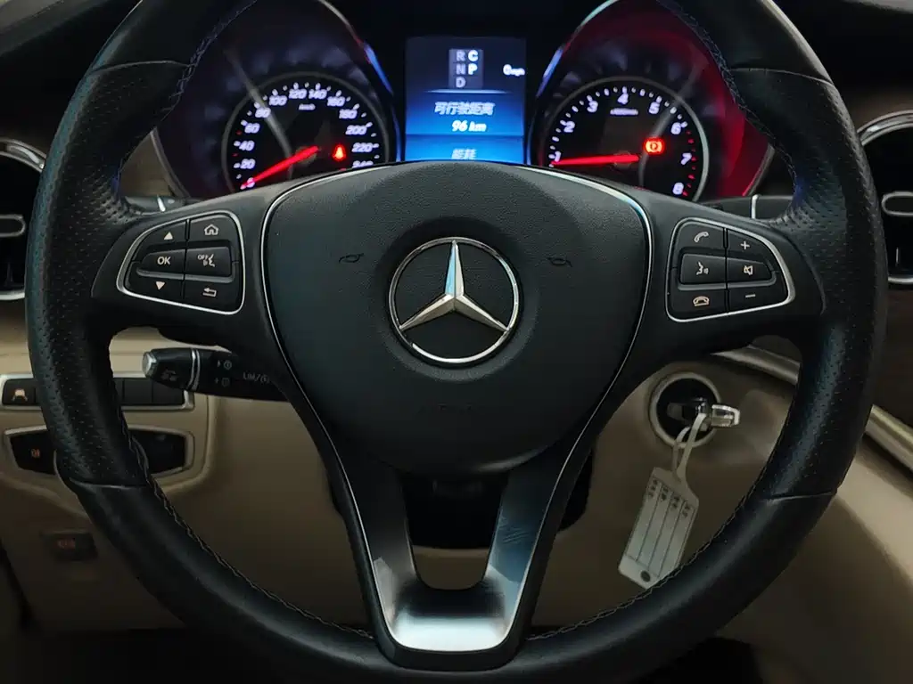 Mercedes-Benz V-Class 2021 — фото 13