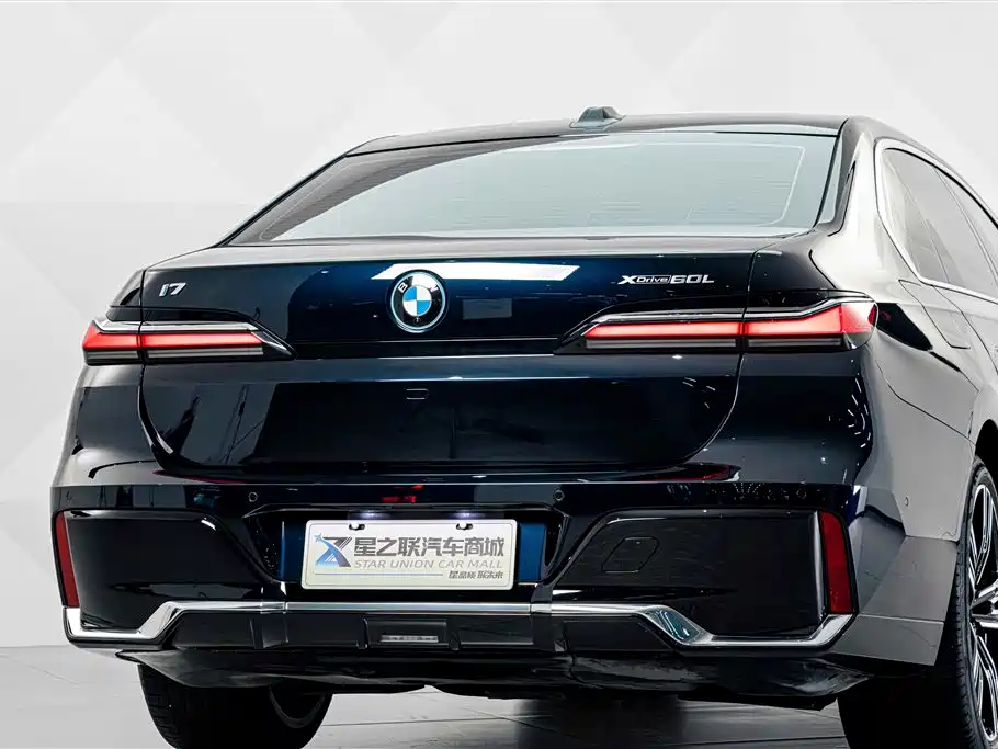 BMW i7 2025 — фото 7