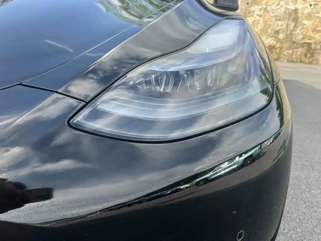 Tesla Model Y 2024 — фото 12