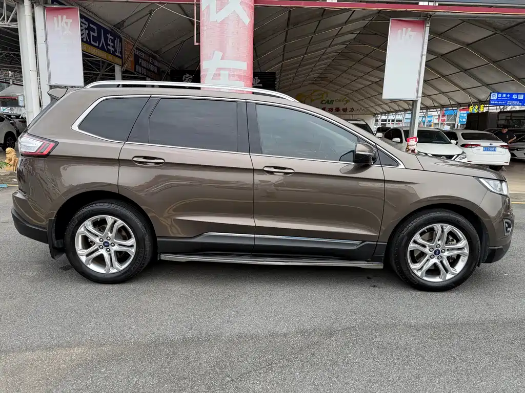 Ford Edge 2016 — фото 11