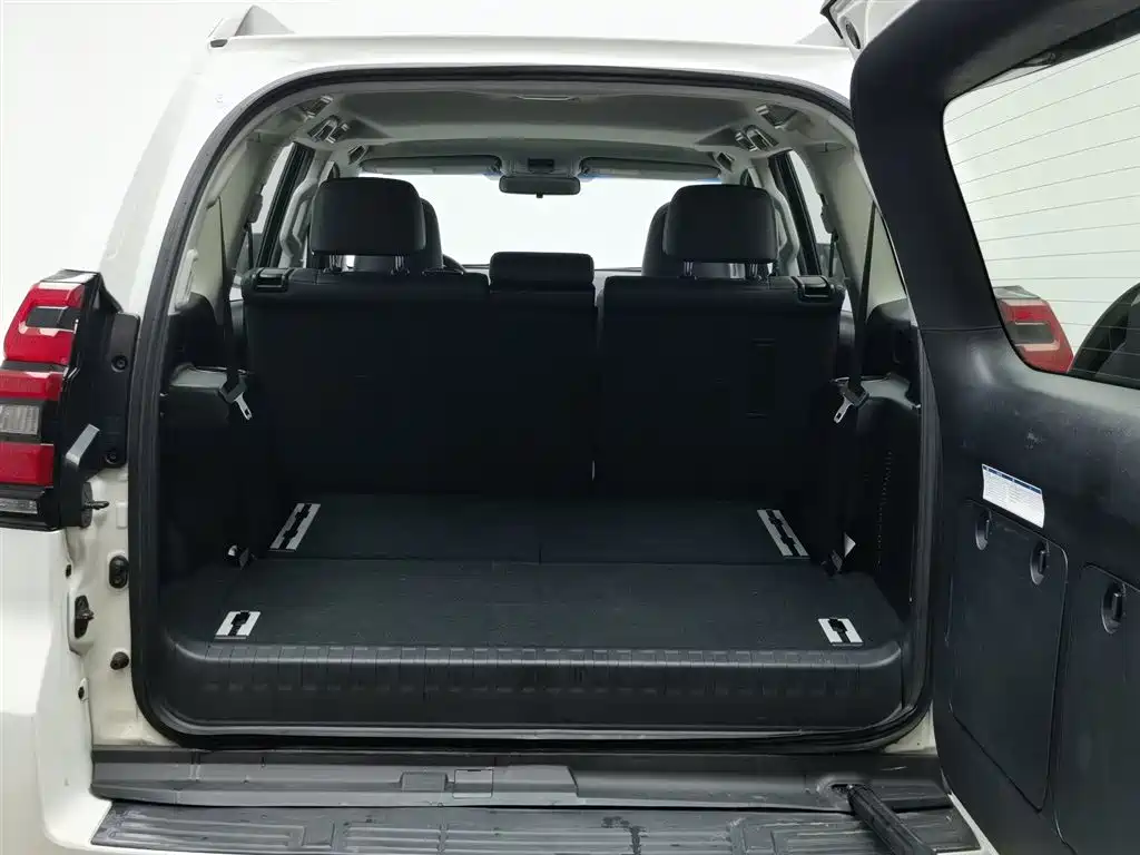 Toyota Prado 2020 — фото 16