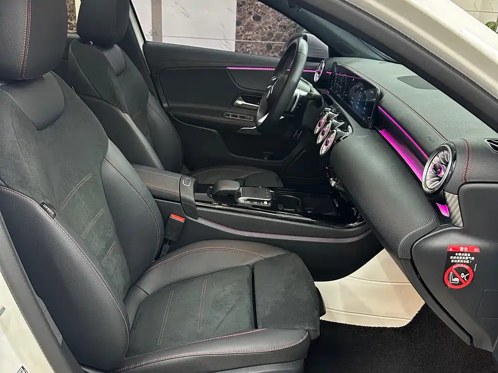Mercedes-Benz A-Class 2024 — фото 11