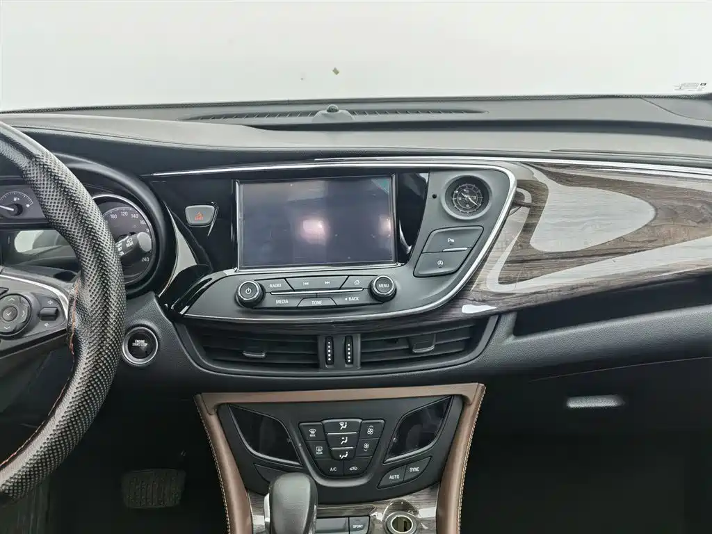 Buick Envision Plus 2016 — фото 12