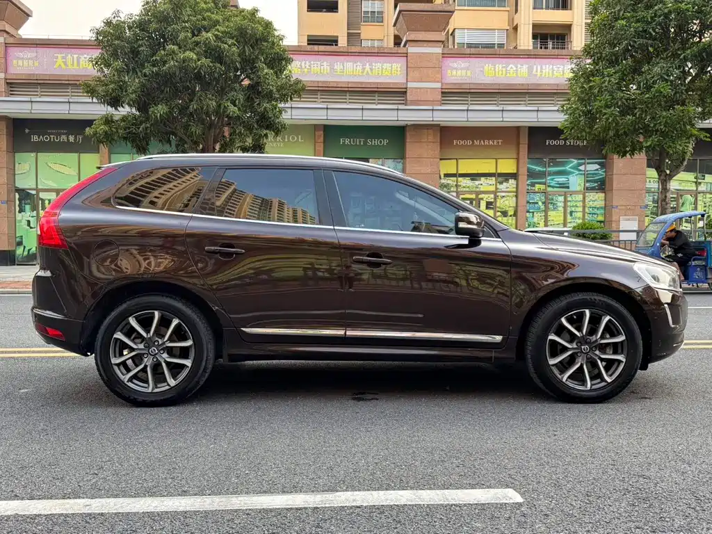 Volvo XC60 2017 — фото 5