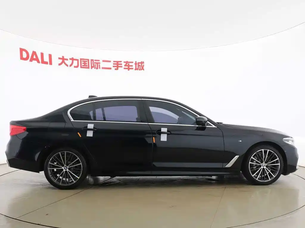 BMW 5 Series 2020 — фото 13
