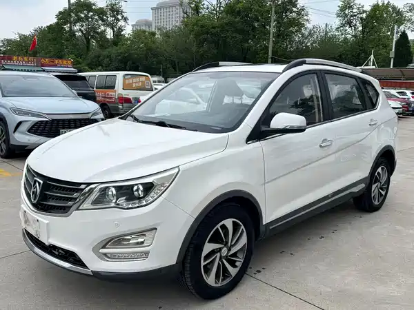 Baojun 560 2015