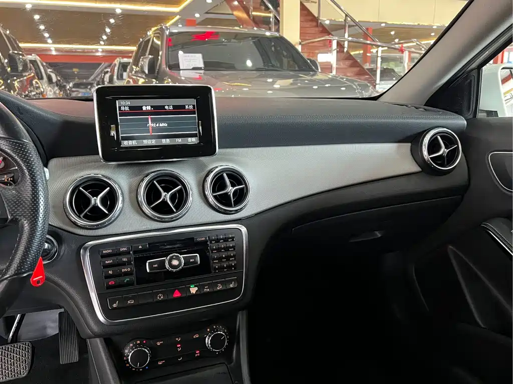 Mercedes-Benz GLA 2016 — фото 13