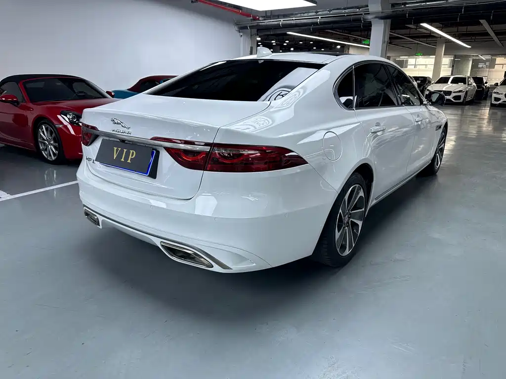 Jaguar XFL 2021 — фото 13