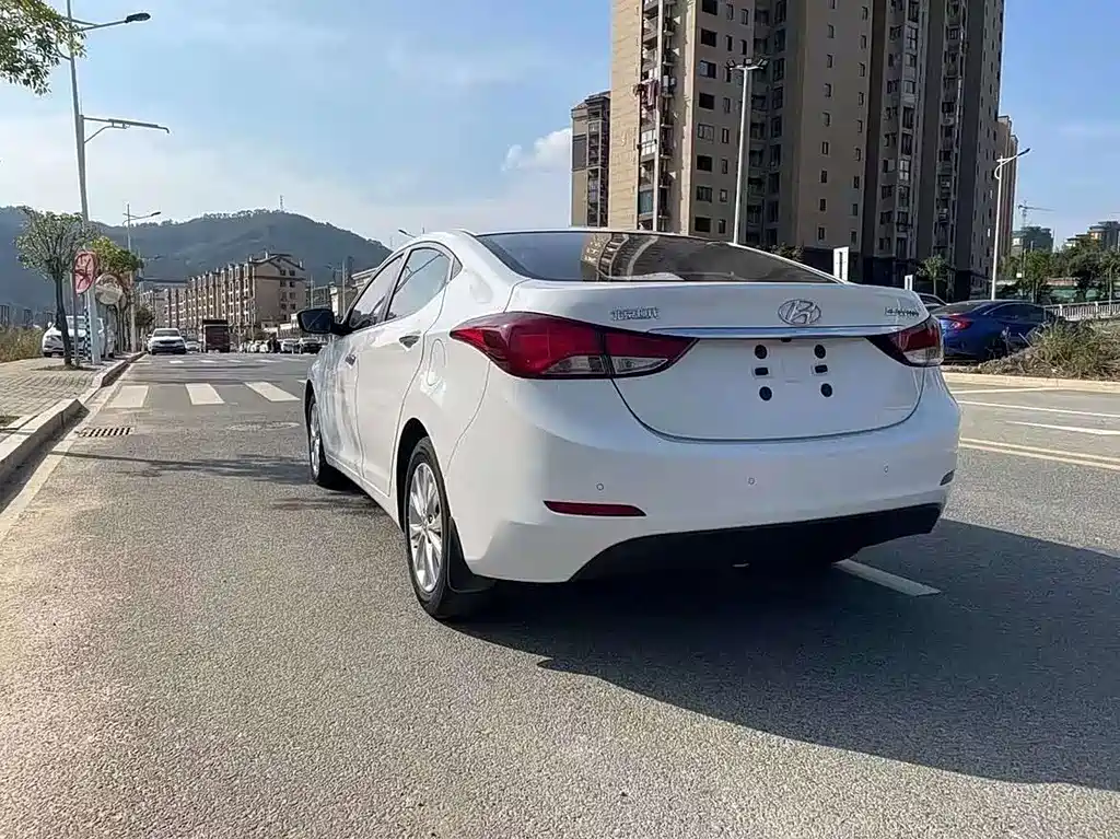 Hyundai Elantra Langdong 2016 — фото 4