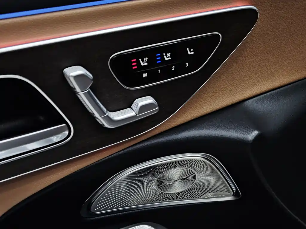 Mercedes-Benz E-Class 2025 — фото 15