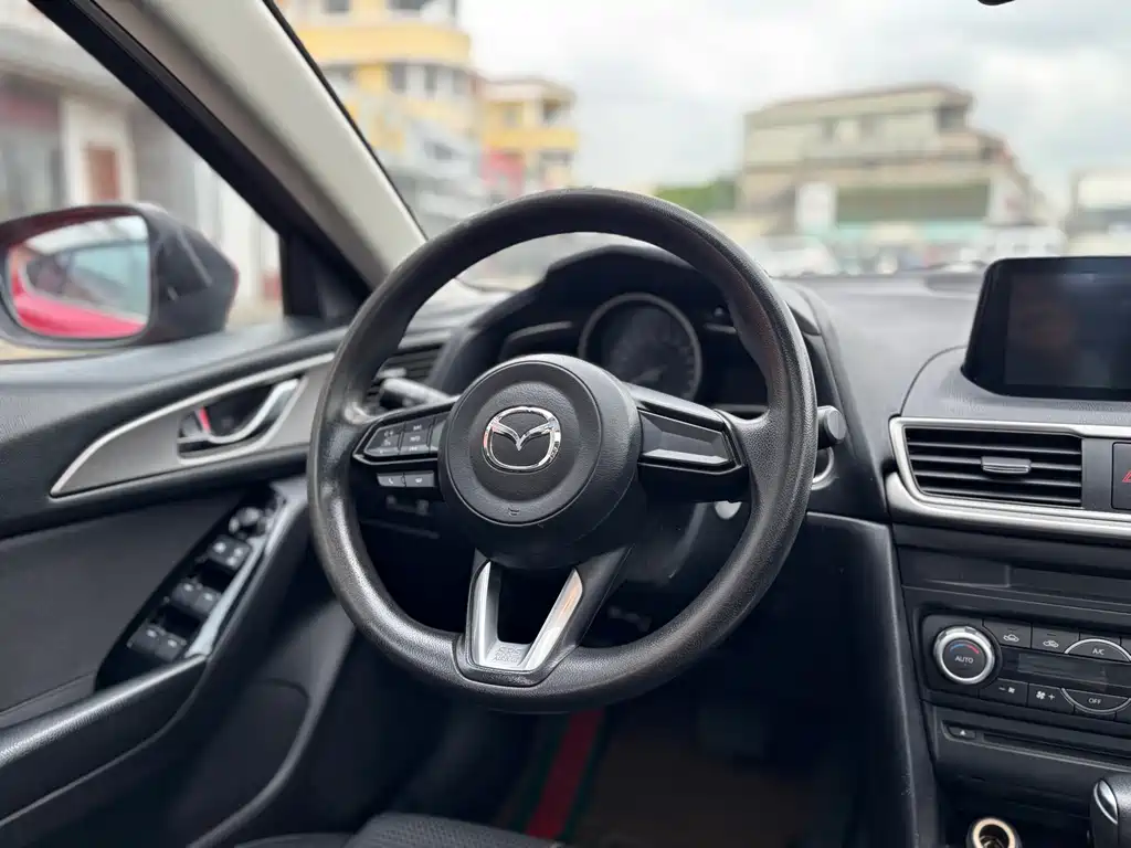 Mazda 3 Axela 2017 — фото 14