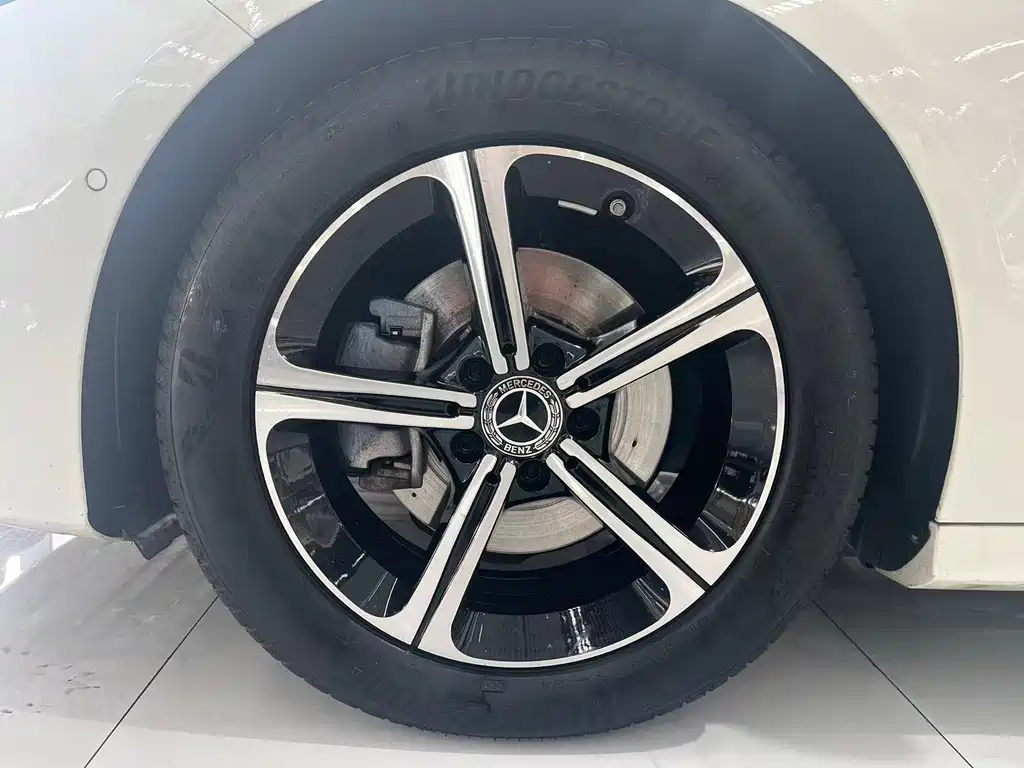 Mercedes-Benz A-Class 2024 — фото 12