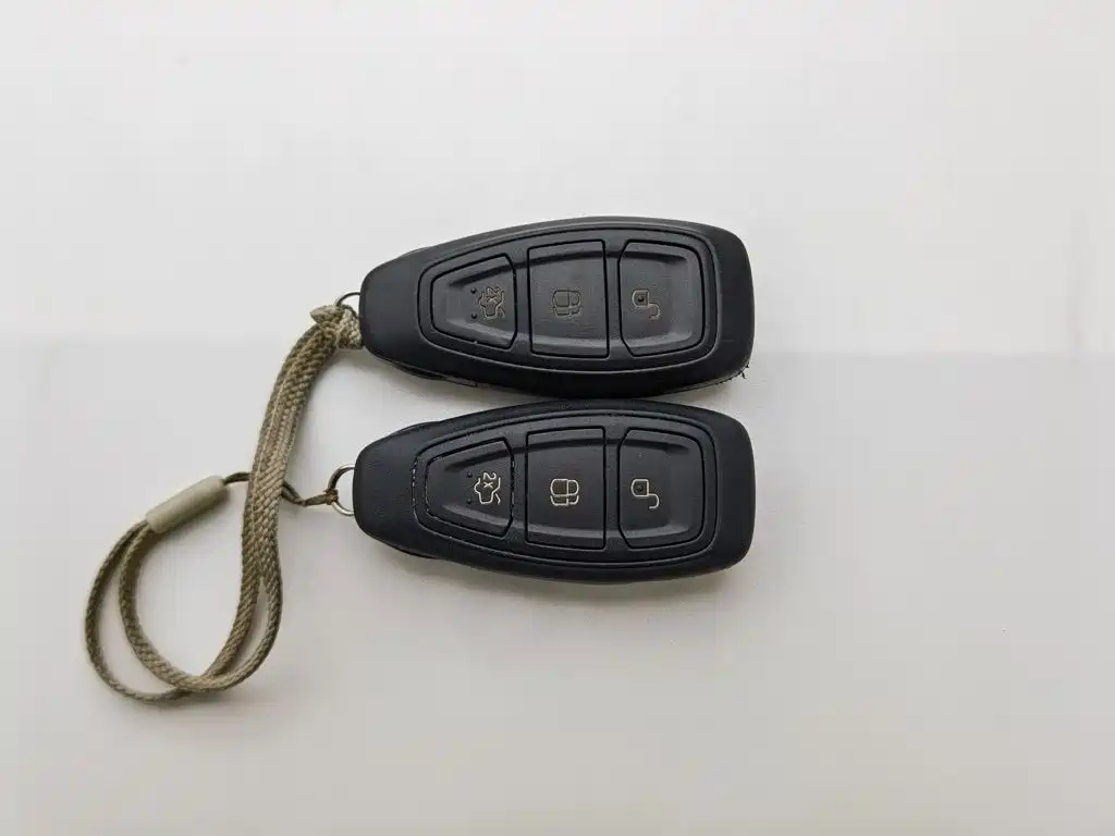 Ford Kuga 2015 — фото 19