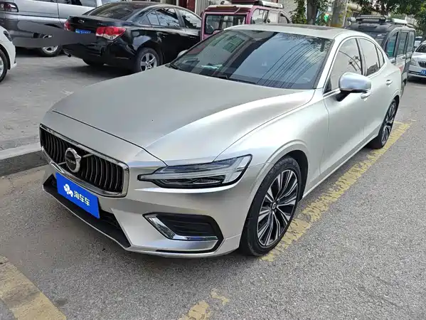 Volvo S60 2023