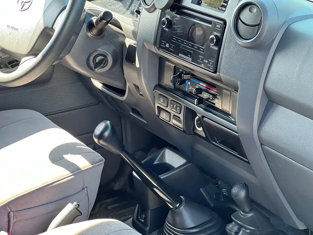Toyota Land Cruiser 2019 — фото 13