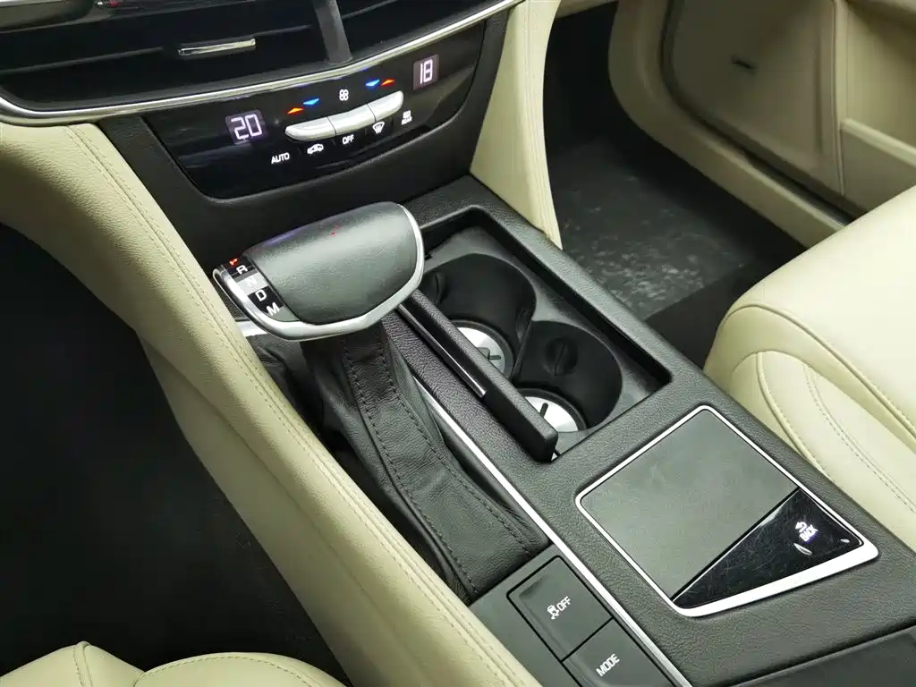 Cadillac CT6 2017 — фото 13