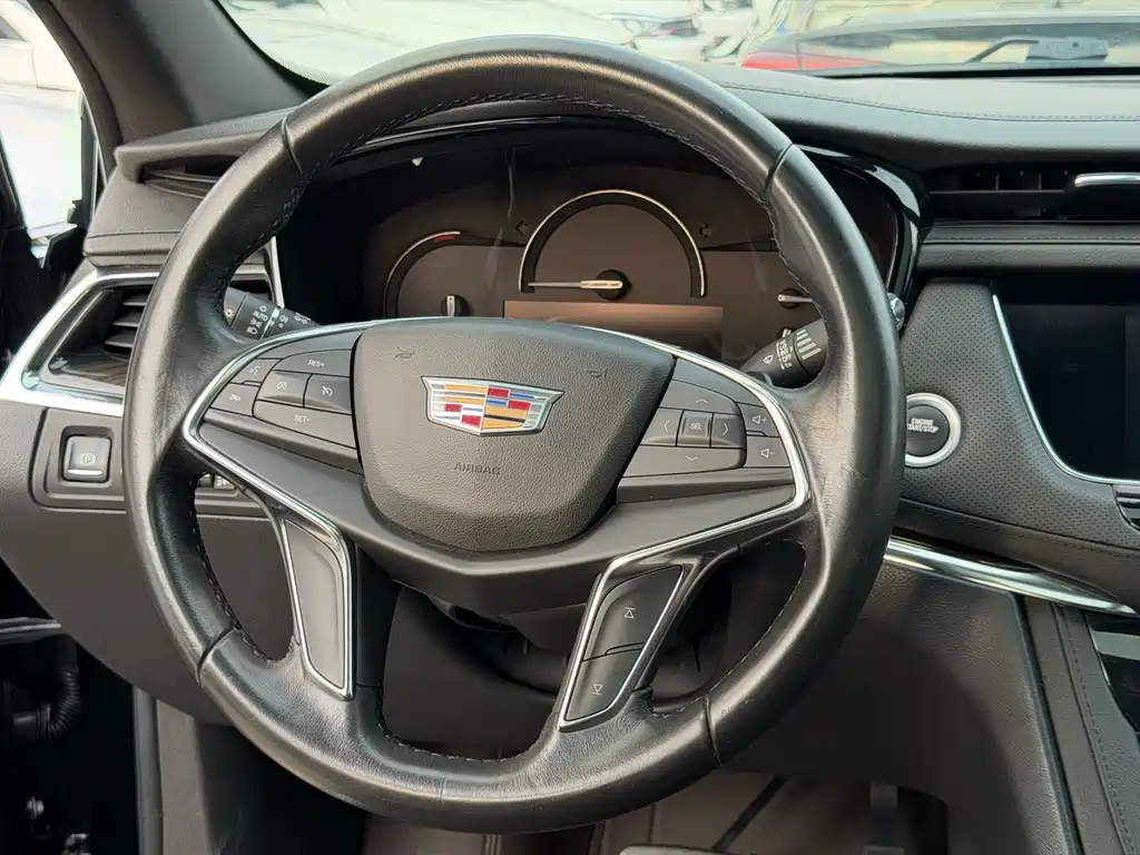 Cadillac XT5 2018 — фото 13