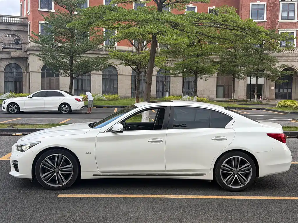 Infiniti Q50L 2015 — фото 4