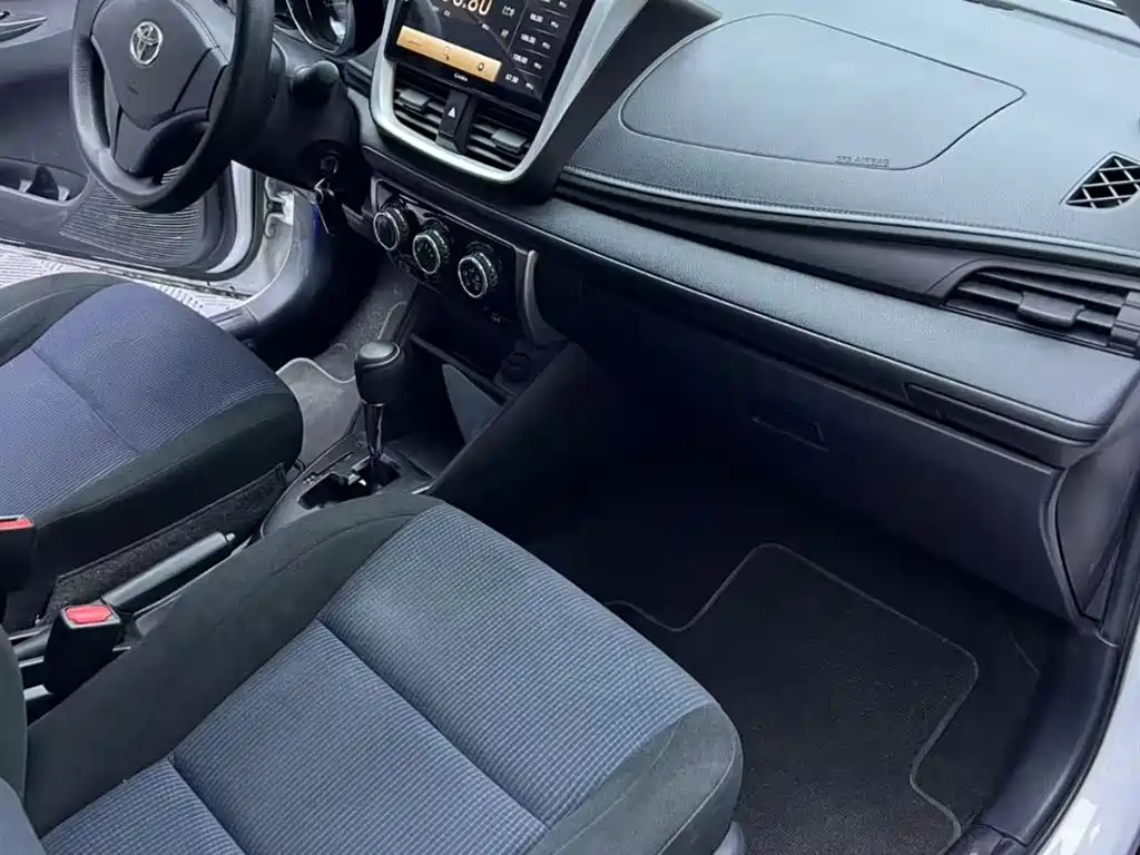 Toyota Yaris L 2019