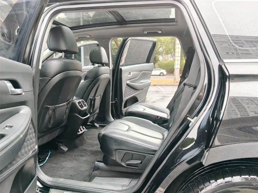 Hyundai Santa Fe 2020 — фото 11