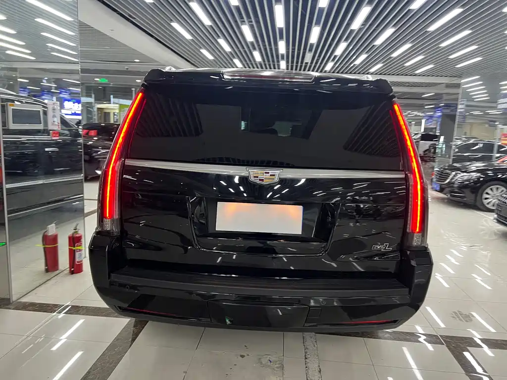 Cadillac Escalade 2016 — фото 11