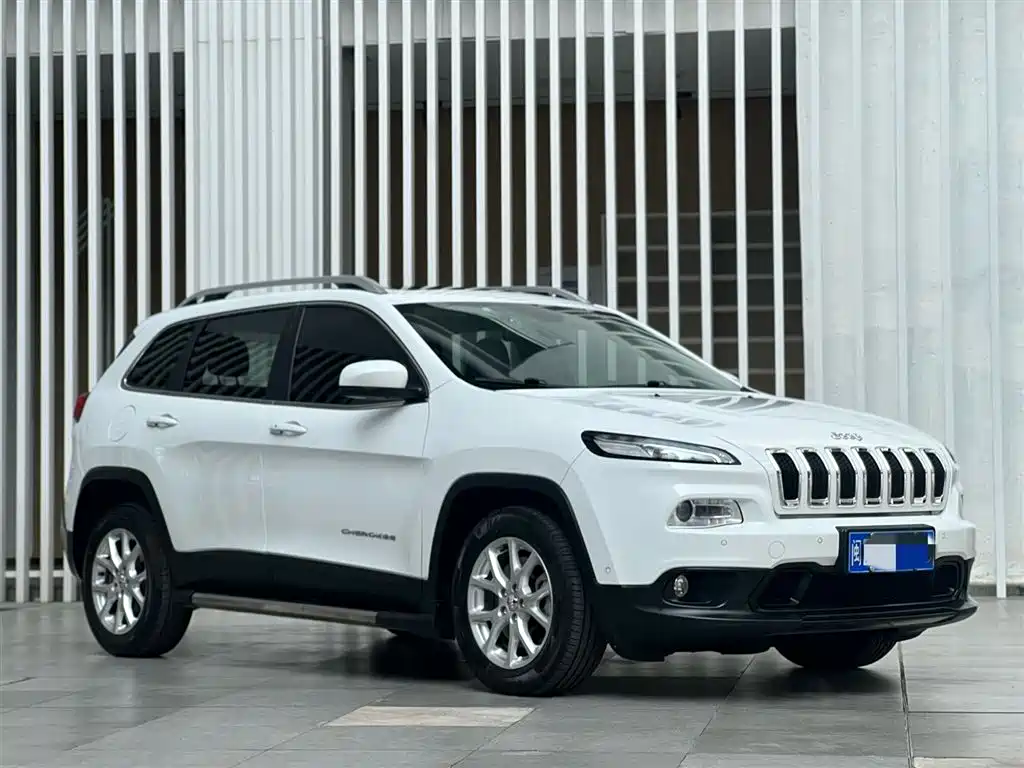 Jeep Cherokee 2016 — фото 3