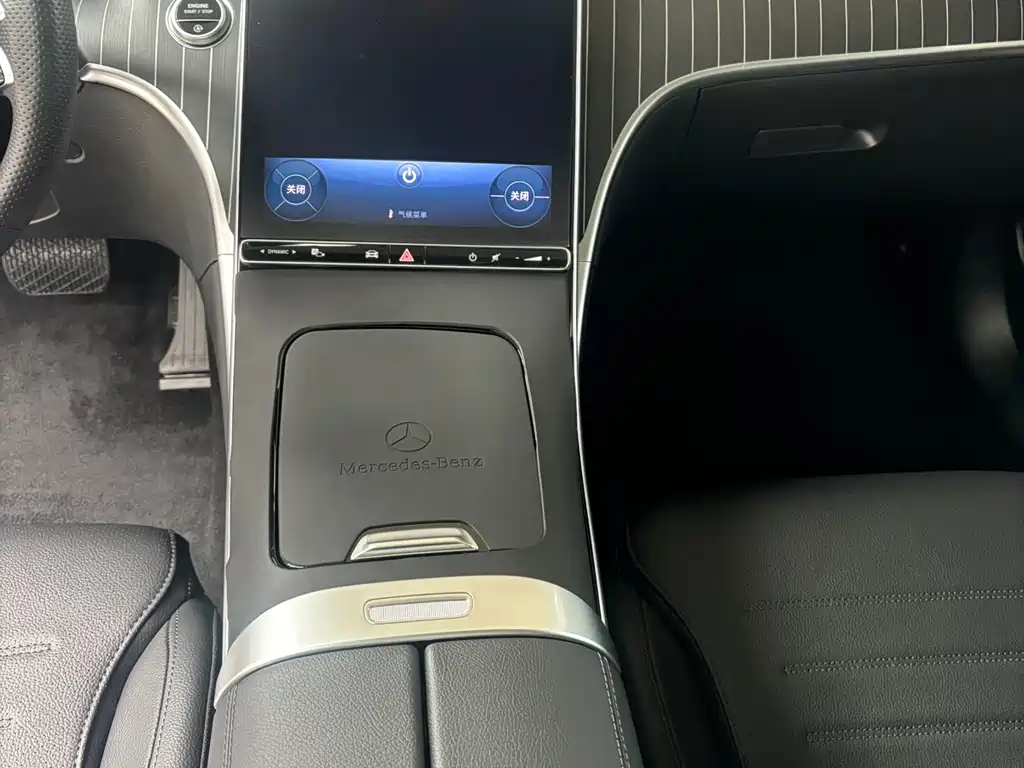Mercedes-Benz C-Class 2025 — фото 11