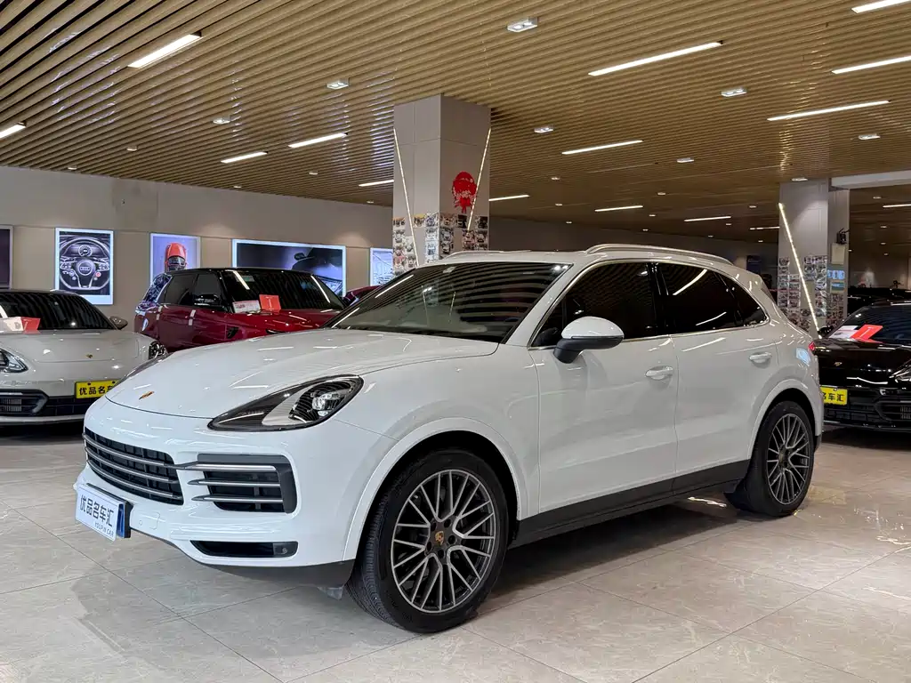 Porsche Cayenne 2019 — фото 1