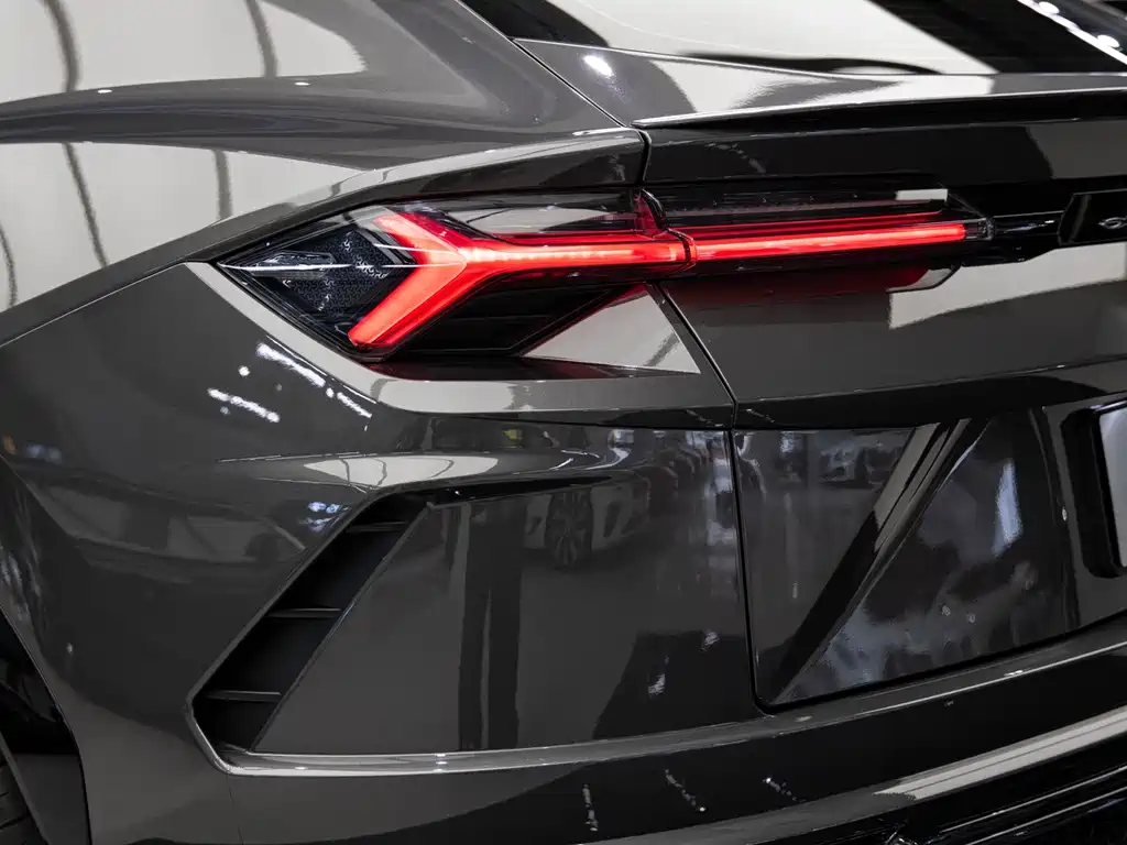 Lamborghini Urus 2022 — фото 14