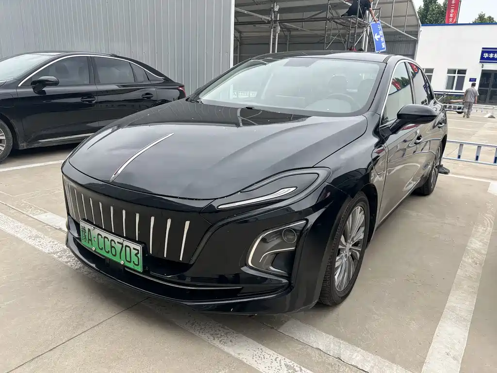 Hongqi E-QM5 2022 — фото 1