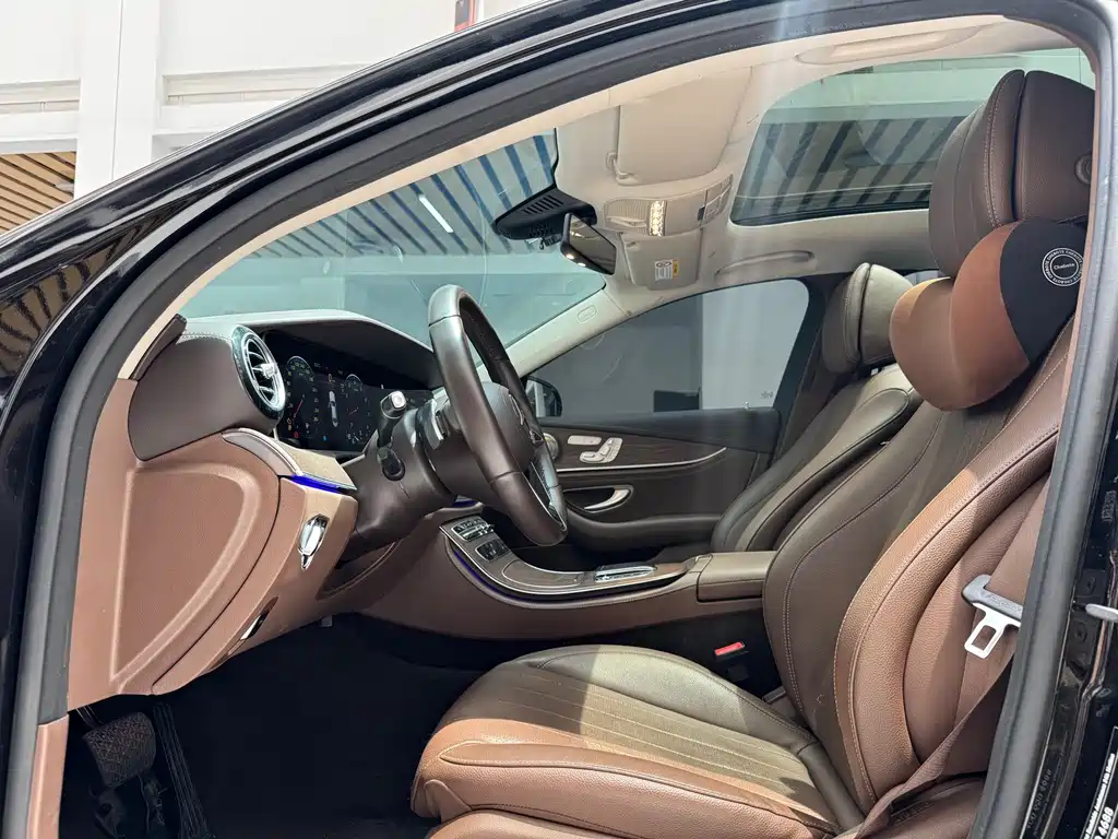 Mercedes-Benz E-Class 2023 — фото 10