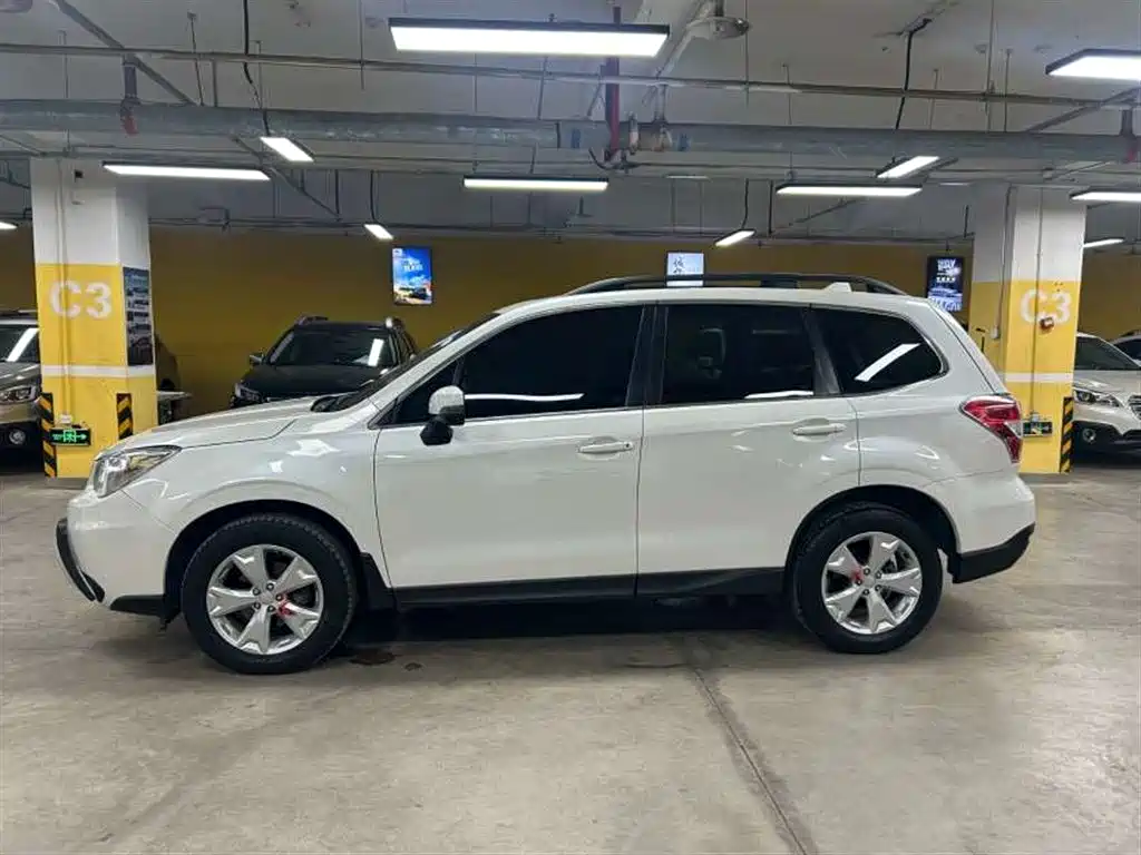 Subaru Forester 2015 — фото 4