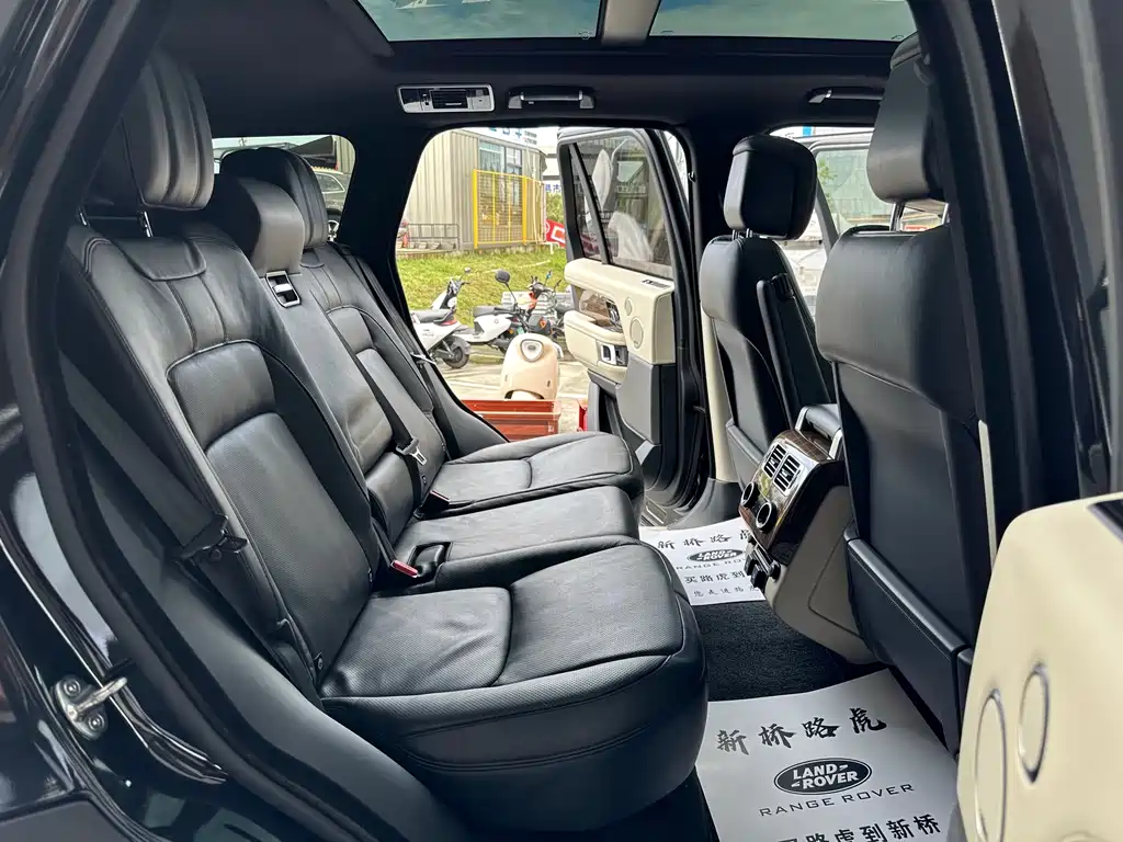 Land Rover Range Rover 2019 — фото 17