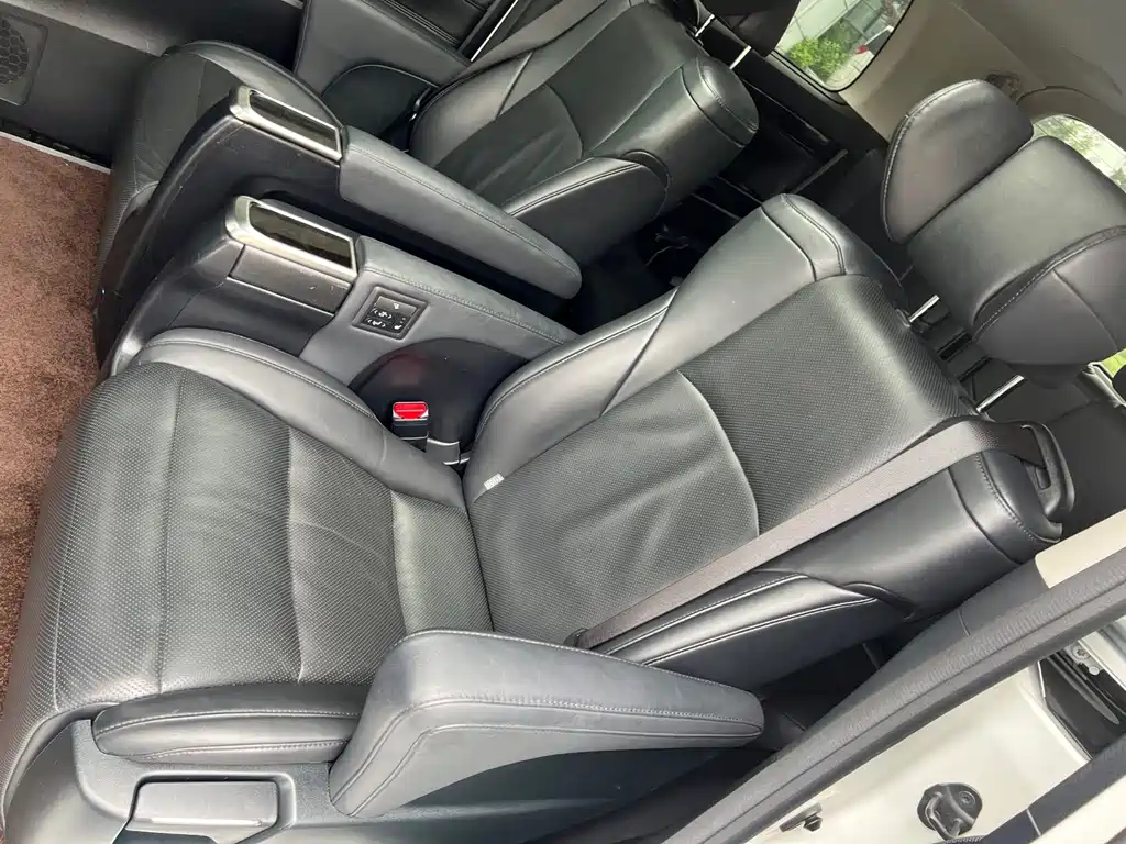 Toyota Vellfire 2021 — фото 11