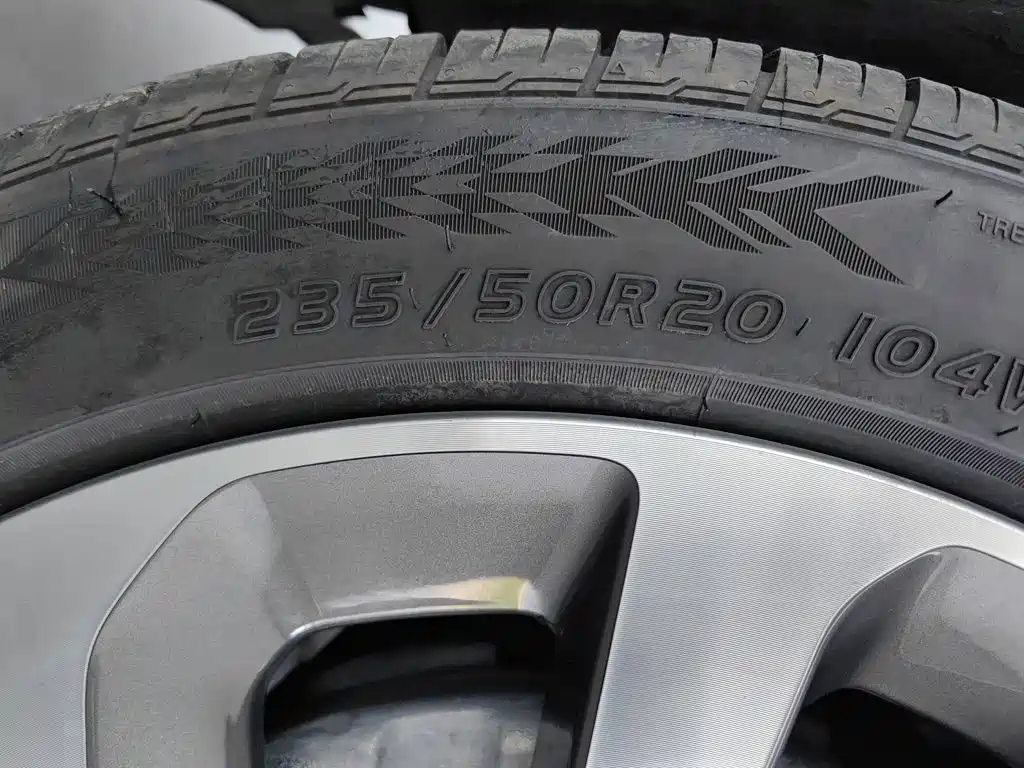 Land Rover Discover New Energy For Sports 2021 — фото 24