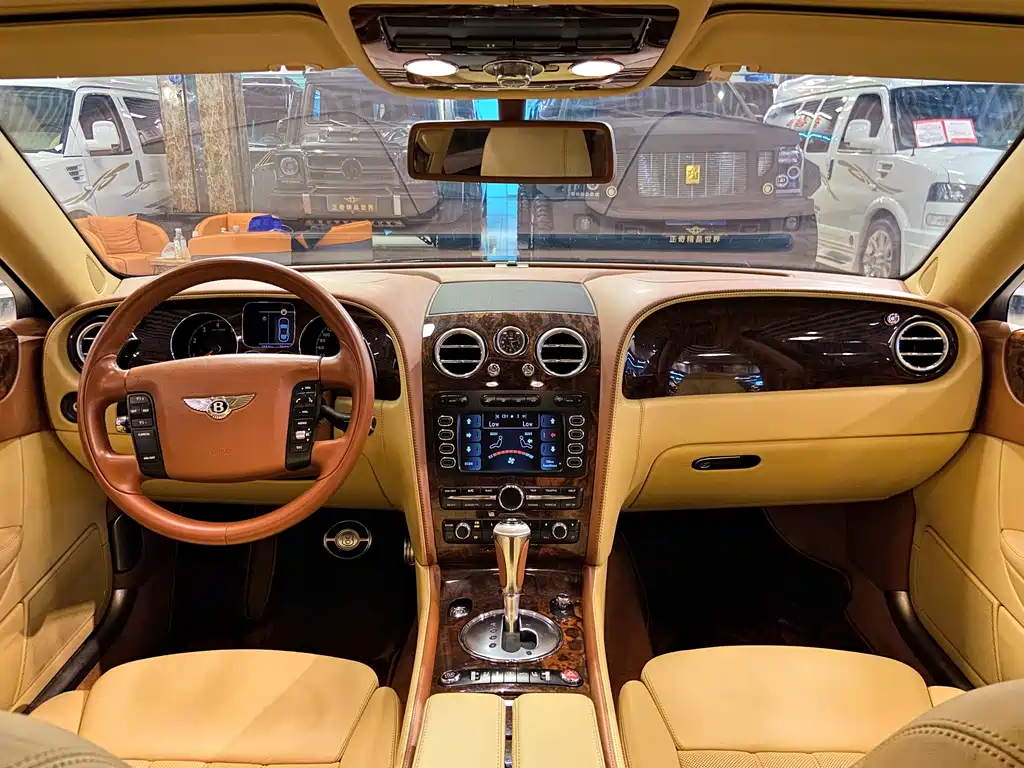 Bentley Flying Spur 2010 — фото 28