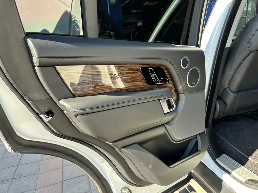 Land Rover Range Rover 2019 — фото 12
