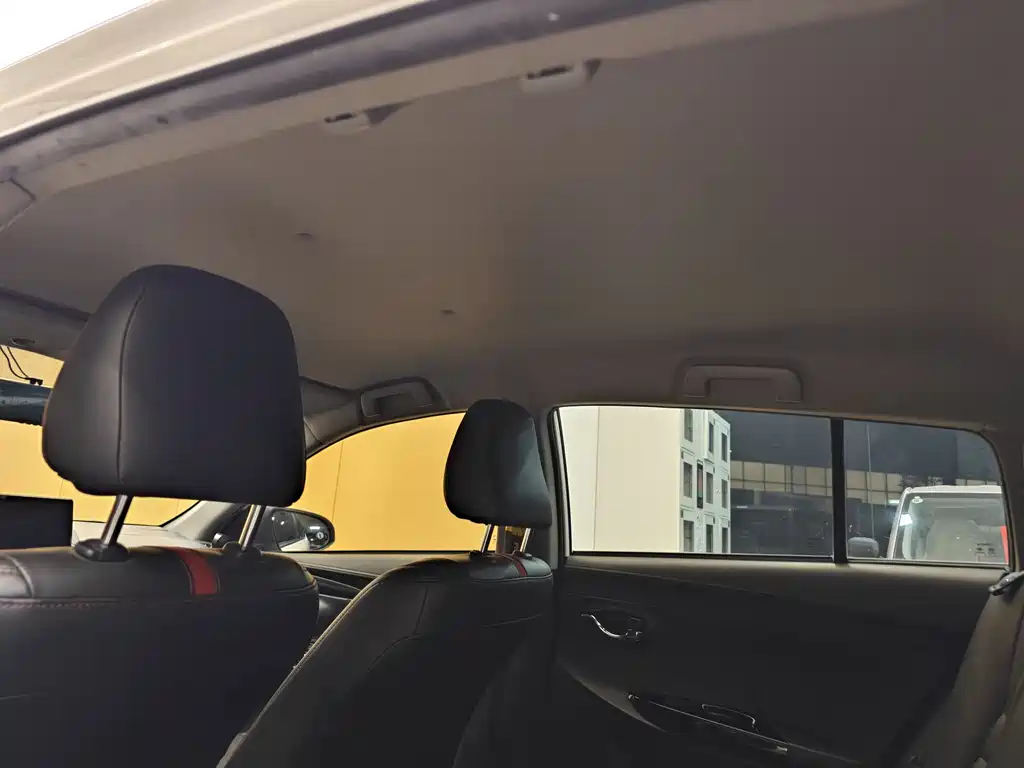 Toyota Yaris L 2020 — фото 23