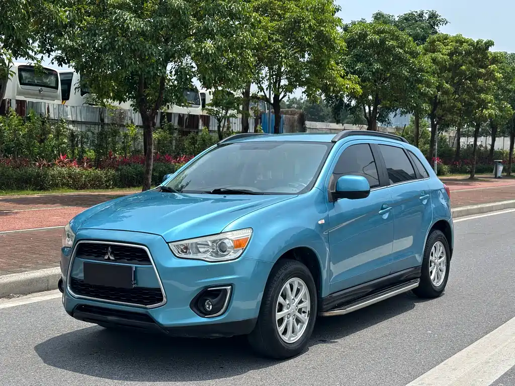 Mitsubishi ASX 2013 — фото 1