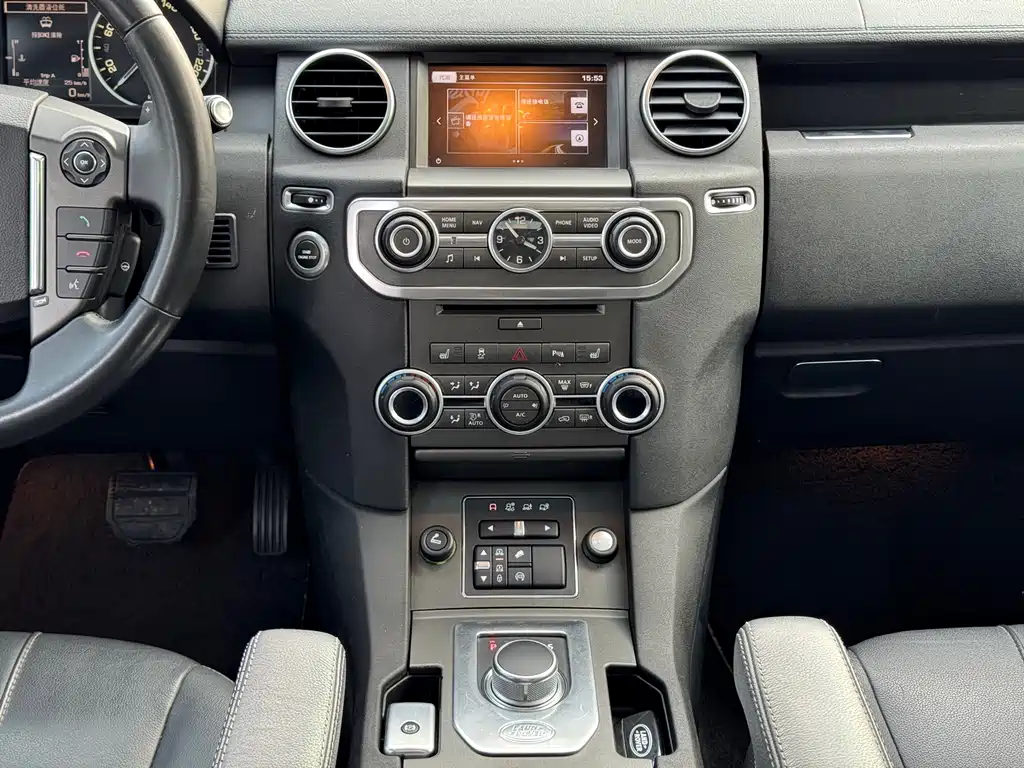 Land Rover Discovery 2016 — фото 16