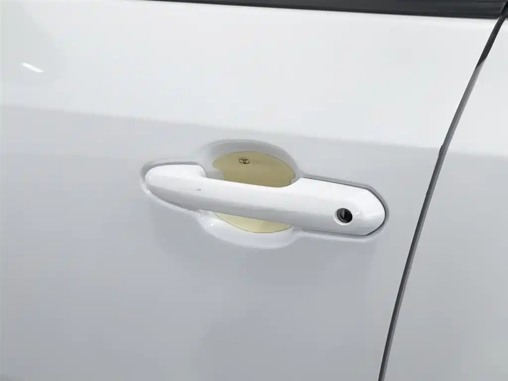 Toyota Wildlander 2023 — фото 18
