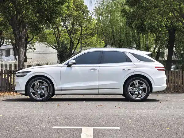 Genesis GV70 2023
