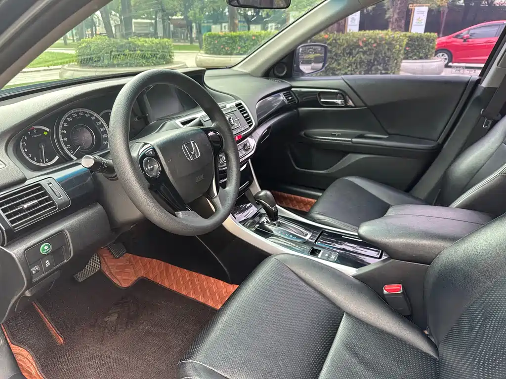 Honda Accord 2017 — фото 10