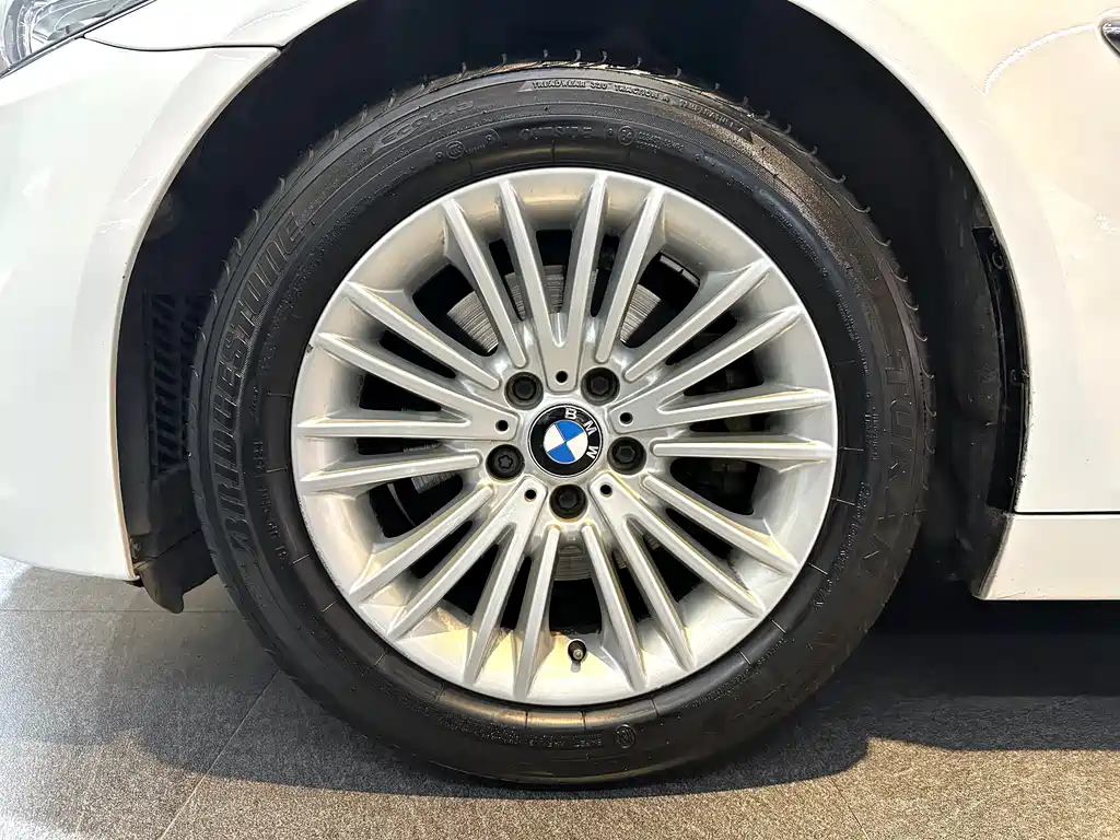 BMW 5 Series 2014 — фото 10