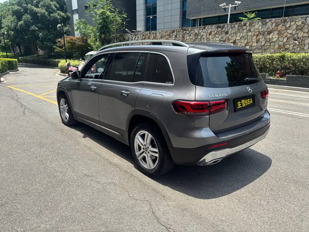 Mercedes-Benz GLB 2023 — фото 23