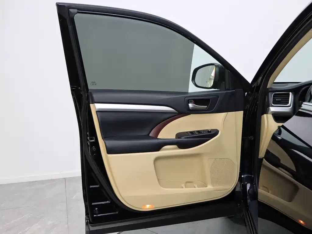 Toyota Highlander 2017 — фото 13