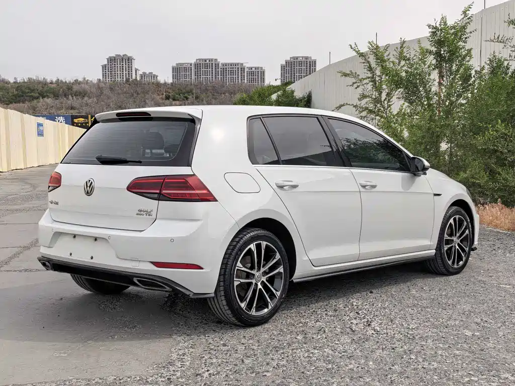 Volkswagen Golf 2018 — фото 6