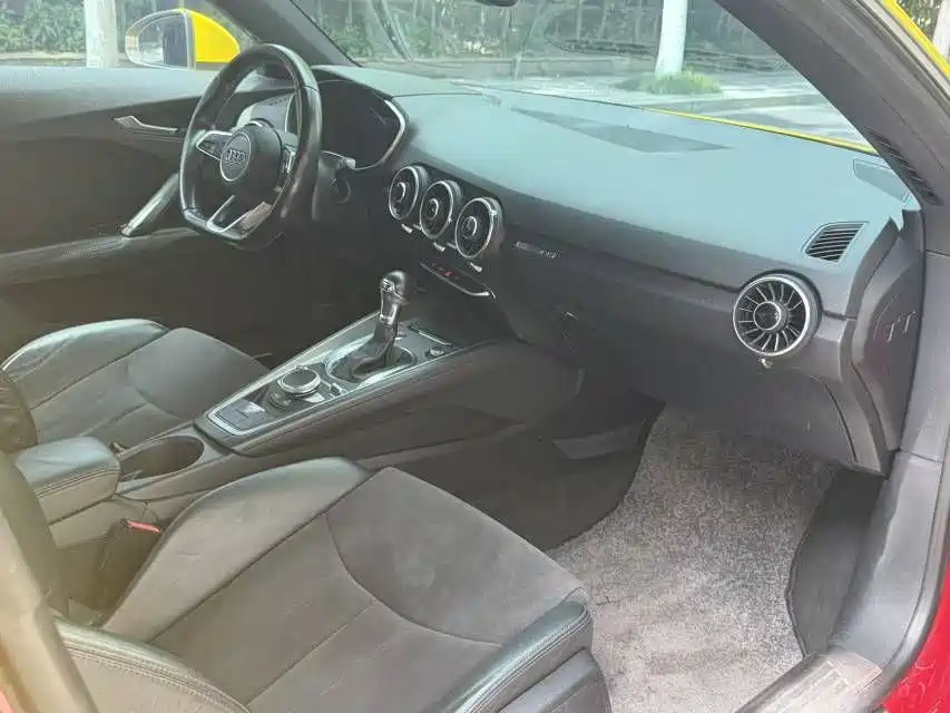 Audi TT 2015