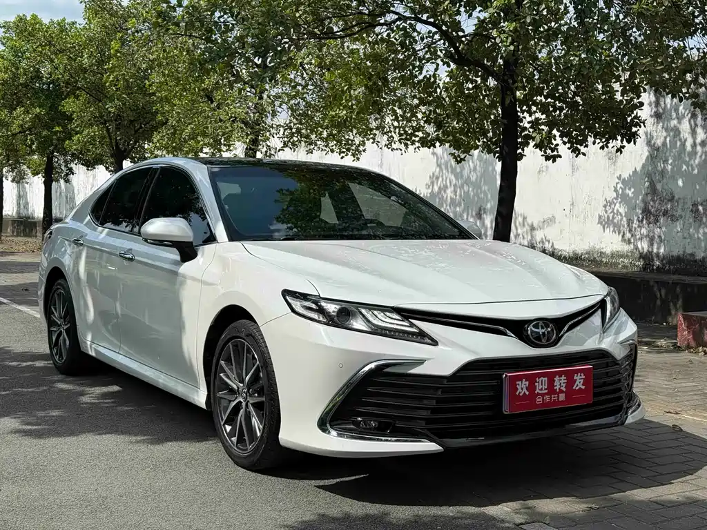 Toyota Camry 2021 — фото 3